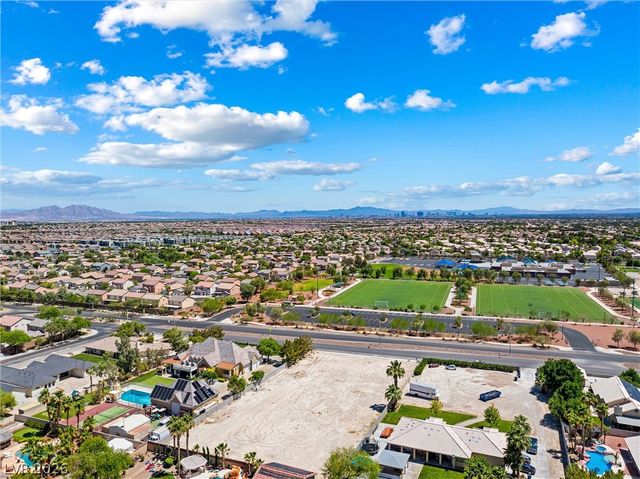5200 Grand Teton Drive, Las Vegas, NV 89131
