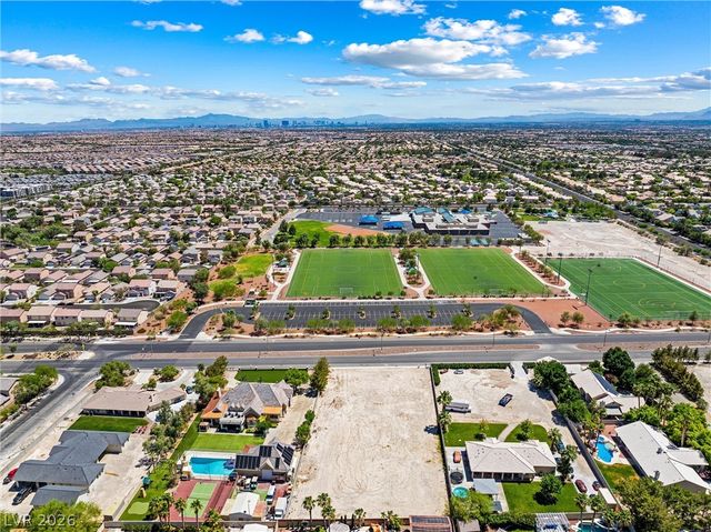 5200 Grand Teton Drive, Las Vegas, NV 89131