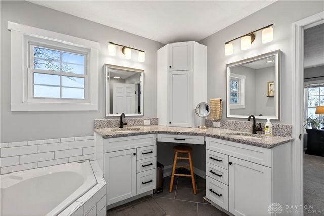 4342 Napa Valley Drive, Bellbrook, OH 45305