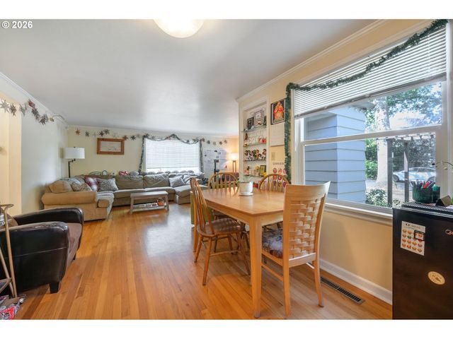 2273 KINCAID St, Eugene, OR 97405