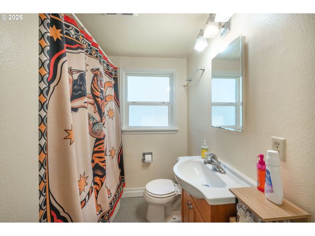 2273 KINCAID St, Eugene, OR 97405