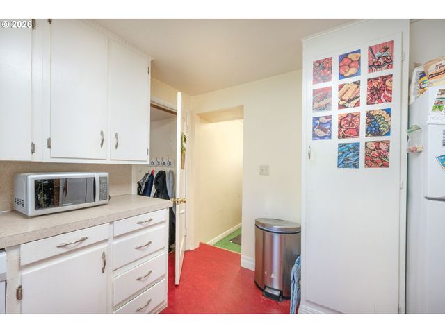 2273 KINCAID St, Eugene, OR 97405