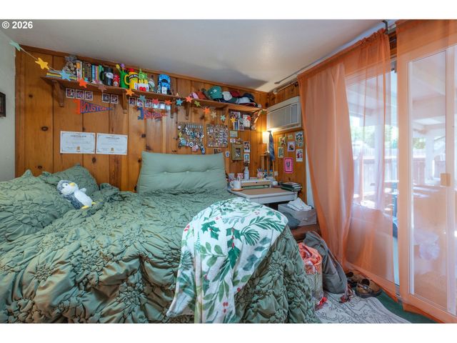 2273 KINCAID St, Eugene, OR 97405