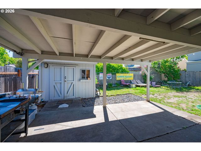 2273 KINCAID St, Eugene, OR 97405