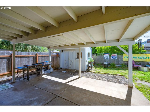 2273 KINCAID St, Eugene, OR 97405