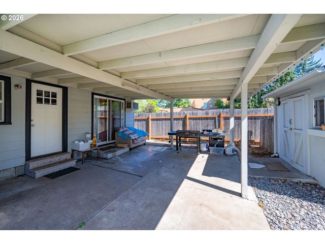 2273 KINCAID St, Eugene, OR 97405