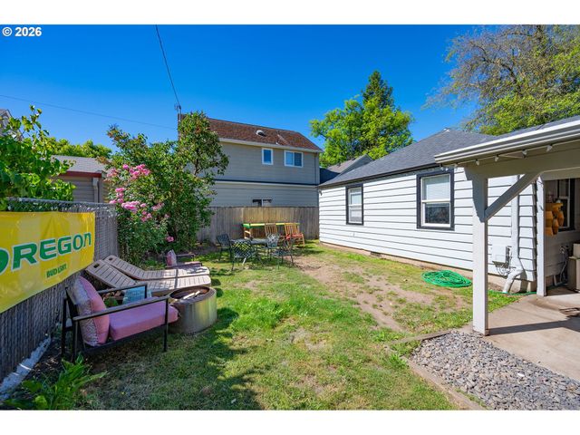 2273 KINCAID St, Eugene, OR 97405