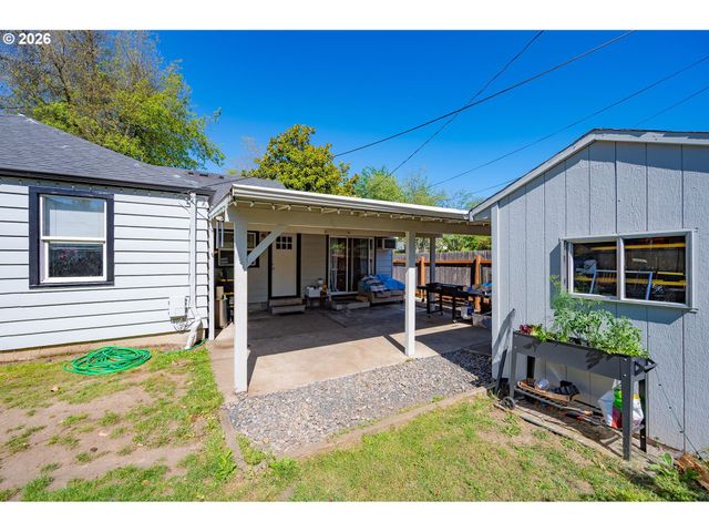 2273 KINCAID St, Eugene, OR 97405