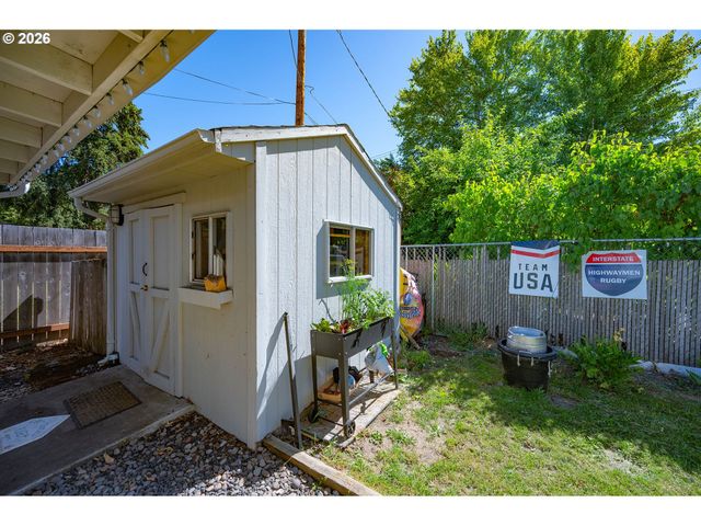 2273 KINCAID St, Eugene, OR 97405