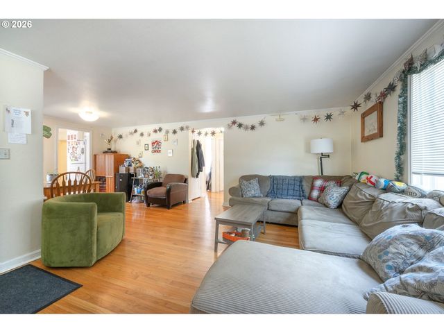 2273 KINCAID St, Eugene, OR 97405