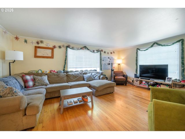 2273 KINCAID St, Eugene, OR 97405