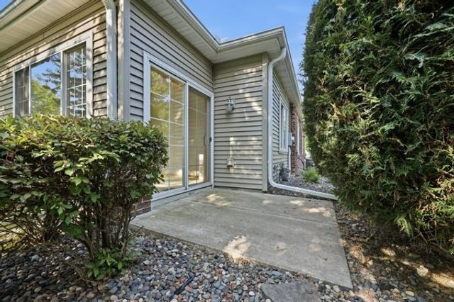 17706 38th Avenue N, Plymouth, MN 55446