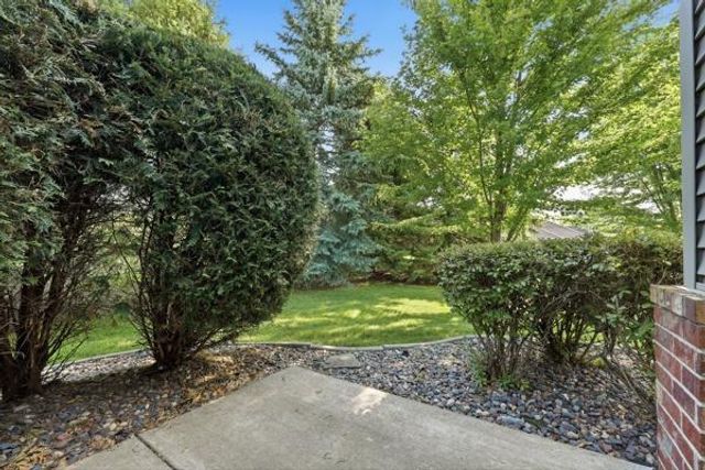 17706 38th Avenue N, Plymouth, MN 55446