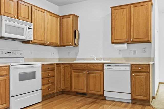 17706 38th Avenue N, Plymouth, MN 55446
