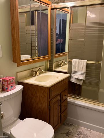 536 E Shevlin Avenue, Hazel Park, MI 48030