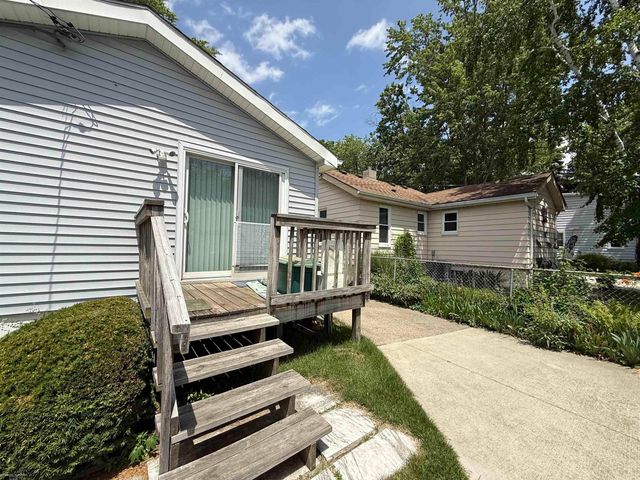 536 E Shevlin Avenue, Hazel Park, MI 48030