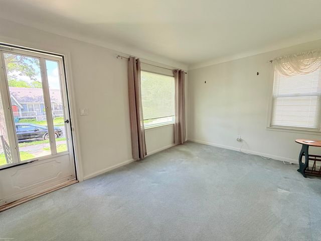 536 E Shevlin Avenue, Hazel Park, MI 48030