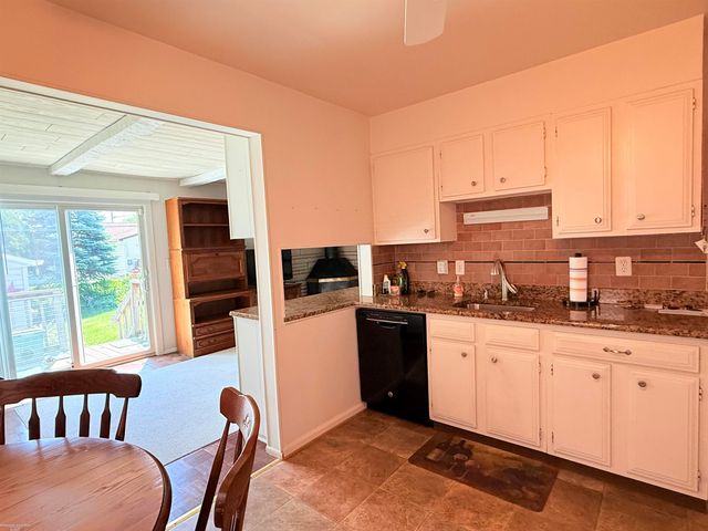 536 E Shevlin Avenue, Hazel Park, MI 48030