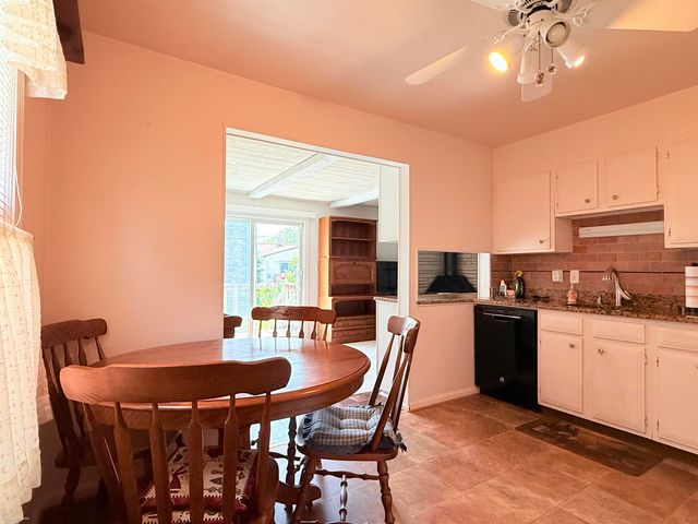 536 E Shevlin Avenue, Hazel Park, MI 48030