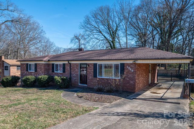 1966 13th Street NE, Hickory, NC 28601