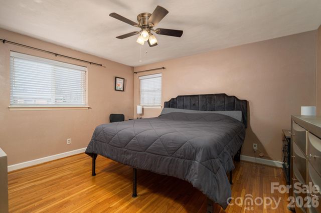 1966 13th Street NE, Hickory, NC 28601