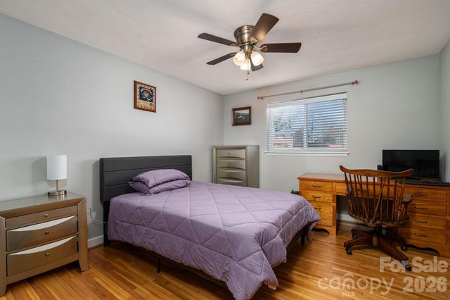 1966 13th Street NE, Hickory, NC 28601