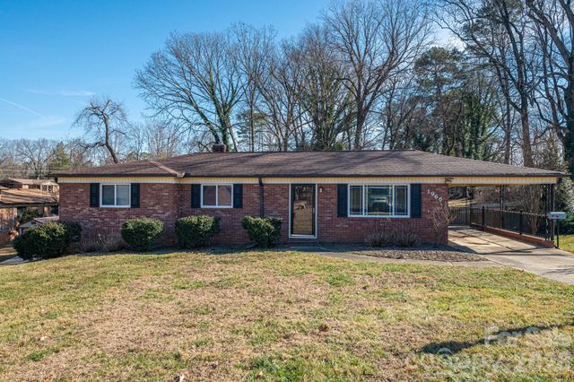 1966 13th Street NE, Hickory, NC 28601