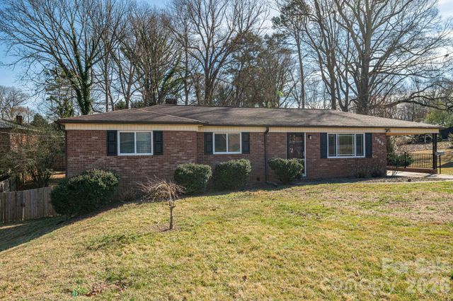 1966 13th Street NE, Hickory, NC 28601