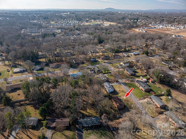 1966 13th Street NE, Hickory, NC 28601