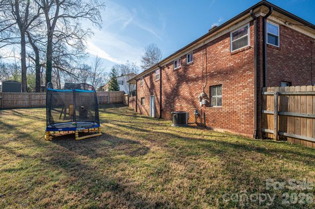 1966 13th Street NE, Hickory, NC 28601