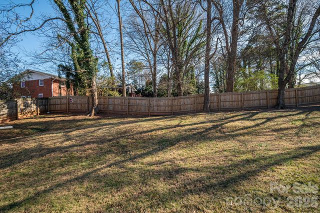 1966 13th Street NE, Hickory, NC 28601