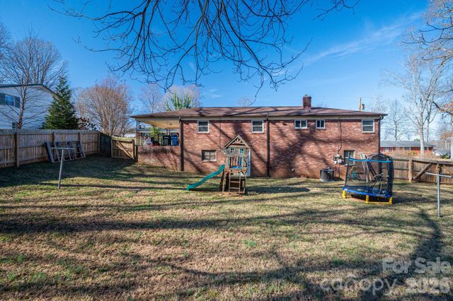 1966 13th Street NE, Hickory, NC 28601