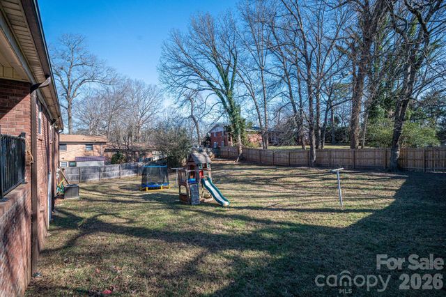 1966 13th Street NE, Hickory, NC 28601