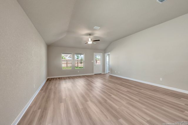 6220 Persimmon Lake, San Antonio, TX 78245