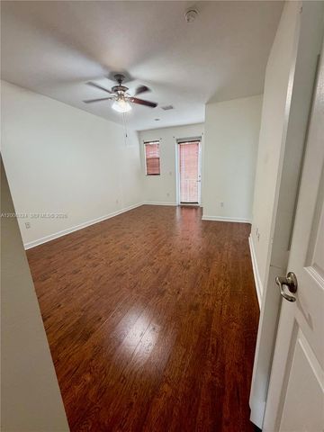 10747 NW 76th Ln, Doral, FL 33178