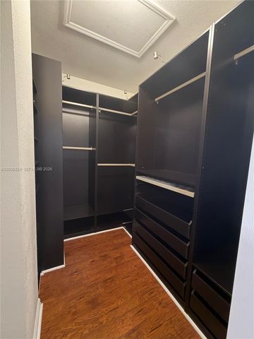 10747 NW 76th Ln, Doral, FL 33178