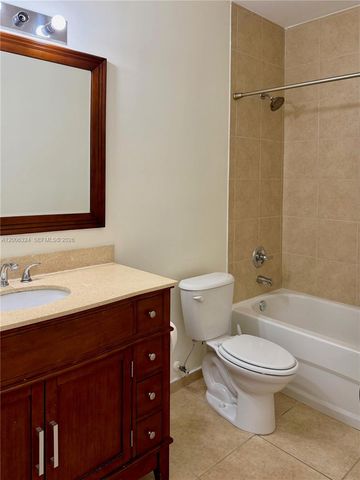 10747 NW 76th Ln, Doral, FL 33178