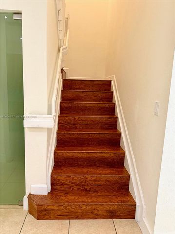 10747 NW 76th Ln, Doral, FL 33178