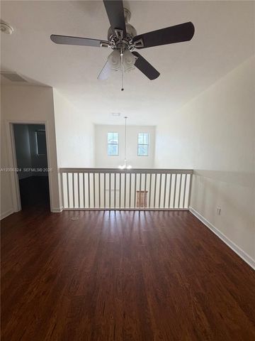 10747 NW 76th Ln, Doral, FL 33178