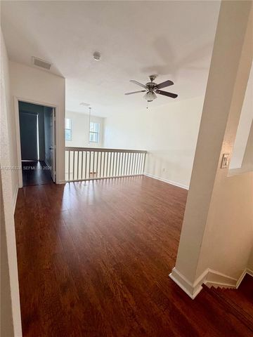 10747 NW 76th Ln, Doral, FL 33178