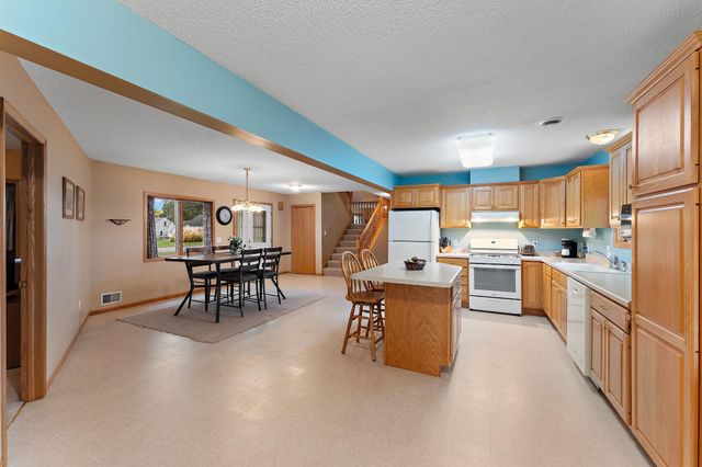 11206 72nd Street S, Cottage Grove, MN 55016