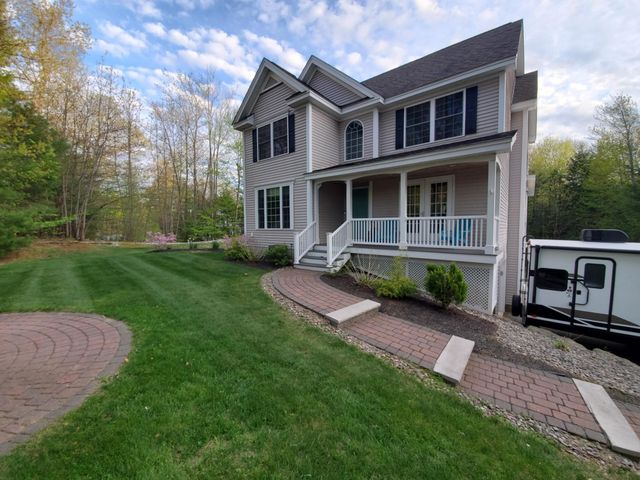 12 Glastombury Drive, Sandown, NH 03873