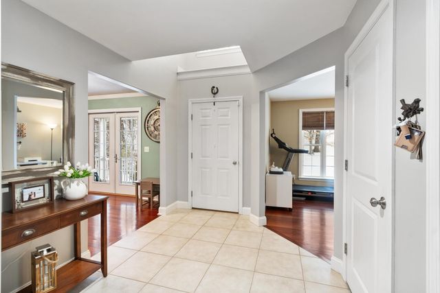 12 Glastombury Drive, Sandown, NH 03873