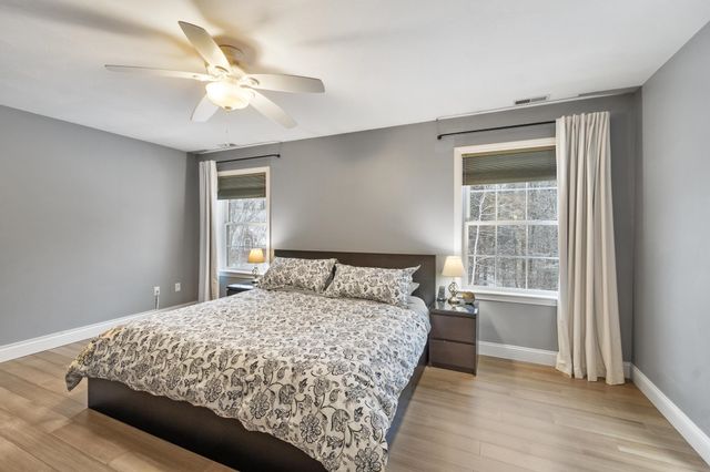 12 Glastombury Drive, Sandown, NH 03873