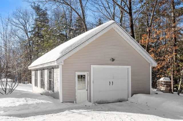 12 Glastombury Drive, Sandown, NH 03873