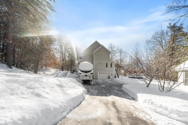 12 Glastombury Drive, Sandown, NH 03873