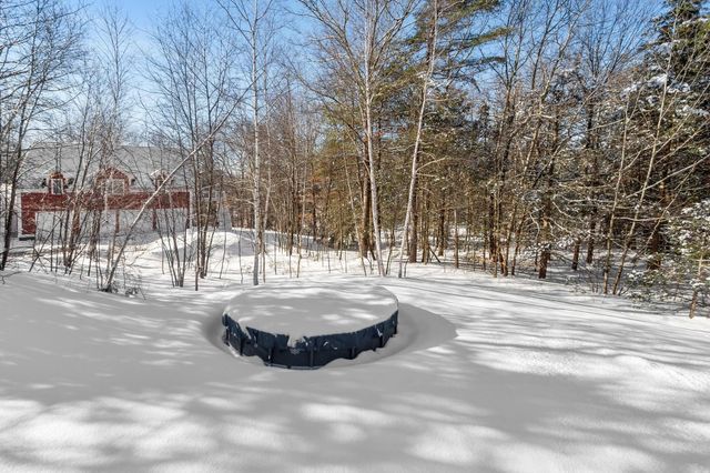 12 Glastombury Drive, Sandown, NH 03873