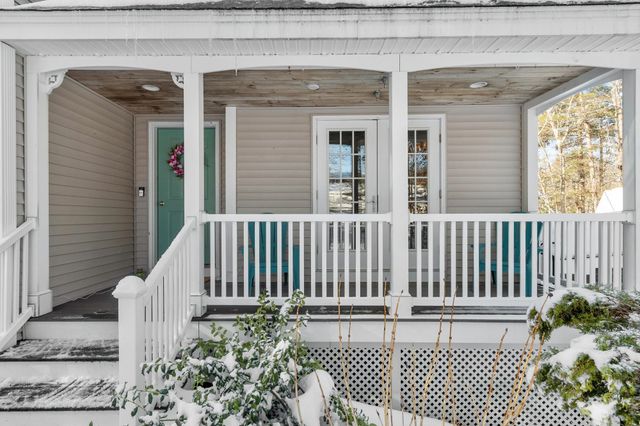 12 Glastombury Drive, Sandown, NH 03873