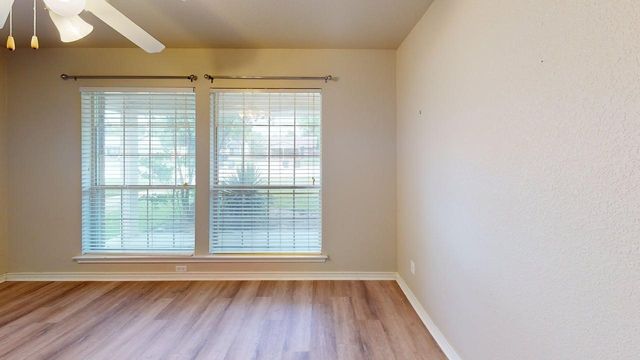 4828 Curzon Avenue, Fort Worth, TX 76107