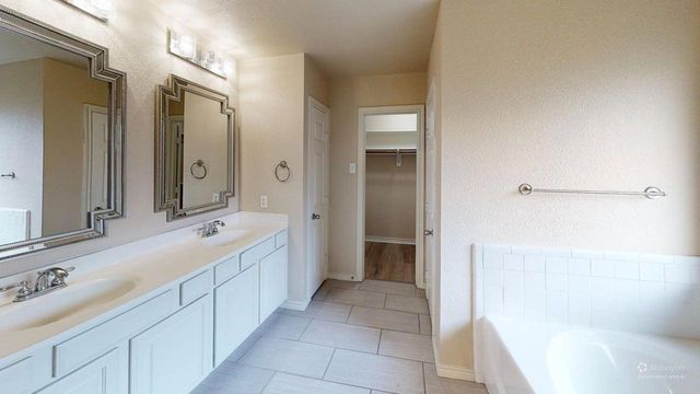 4828 Curzon Avenue, Fort Worth, TX 76107